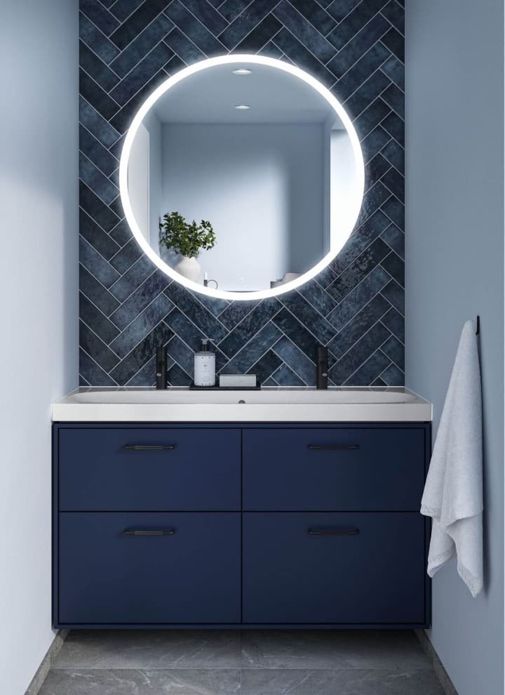 Blå badeværelse med Ifö Sense Art møbel Blå badeværelse med Ifö Sense Art møbel