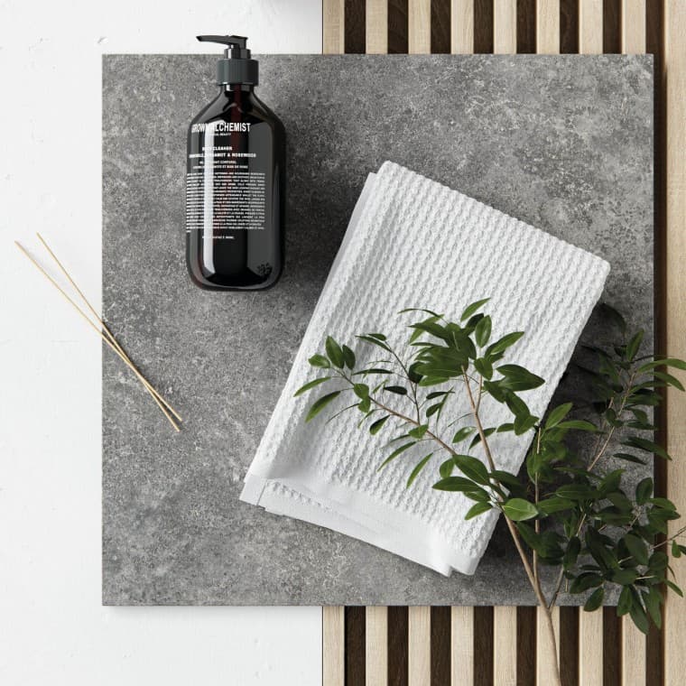 Grå og træ badeværelse Grå og træ badeværelse